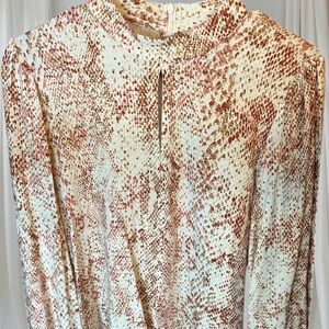 Chico’s Snakeskin Print Mock Neck Blouse | Size 1 (M) | NWT